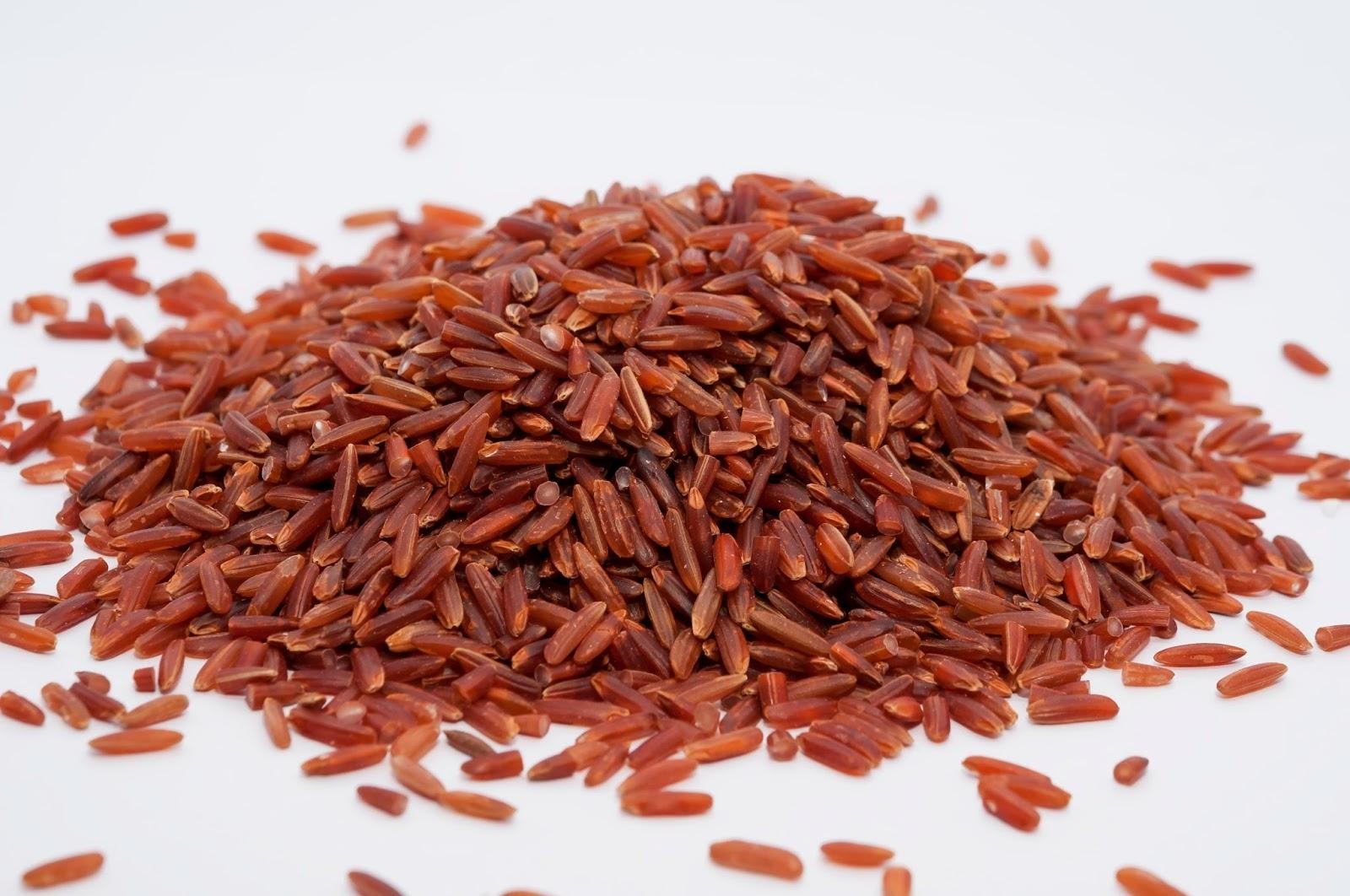 Экстракт красного риса. Красный ферментированный рис. Рис красный нешлифованный. Ферментированный бурый рис красный. Бутан красный рис.